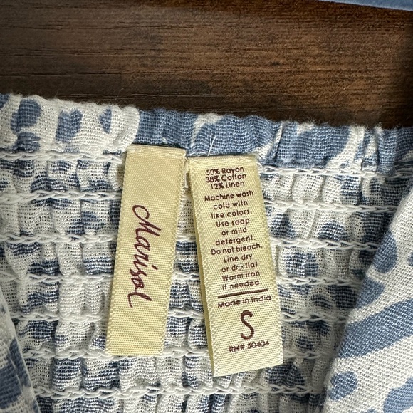 Crop Top Juniors Size Small - Picture 3 of 3